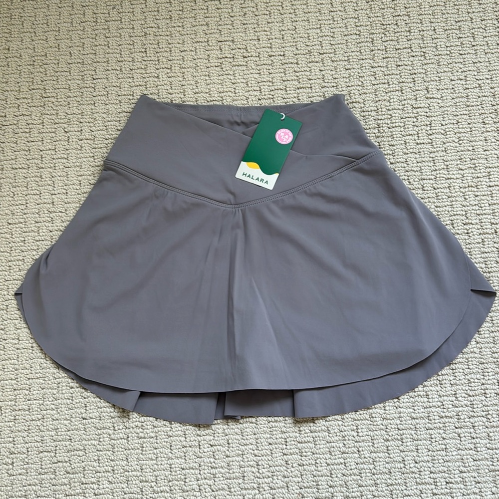 NWT HALARA Steel Grey Everyday Softlyzero Airy Crossover Skort